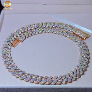 Cadena de Eslabones Cubanos de Plata S925 con Base de Dos Tonos en Oro Blanco y Rosa de 14K y Moissanita VVS de 14MM - Product Image 2