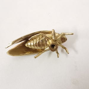 Venta al por mayor de fábrica: Tiradores de latón macizo decorativos con diseño de cicaña para gabinetes, herrajes para muebles con forma de insecto, tiradores de cajones. - Product Image 3
