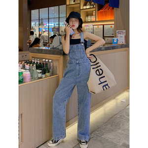 จั๊มพ์สูทเดนิมผ้าฝ้ายสีน้ำเงินเข้มสไตล์ลำลองสำหรับผู้หญิง ปี 2025 รุ่นเกาหลี เอวสูง ทรงหลวม ช่วยให้ดูผอมลง ลดอายุ เหมาะสำหรับฤดูใบไม้ผลิ - Product Image 3