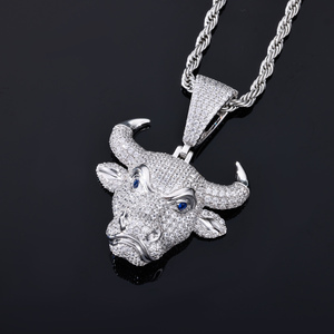 Pendentif Tête de Taureau Brave en Moissanite VVS Micro-Sertie, Fait Main en Argent Sterling 925, Bijou Diamanté pour Hommes et Femmes - Product Image 3