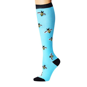 Jingwen OEM Vente en gros Hommes Femmes Fun Running Stocking 20-30mmhg Varices Aide à <span class=keywords><strong>l</strong></span>'utilisation Chaussettes de compression sport au genou haut - Product Image 2
