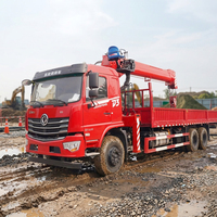 Grue sur camion télescopique Xinfeigong 8 tonnes sur mesure, grue montée sur camion avec stabilisateurs hydrauliques