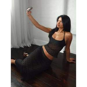 ชุดเซ็ตกระโปรงยาวซีทรูและเสื้อครอปท็อปผ้าตาข่ายลายจุดสำหรับผู้หญิง คอลเลคชั่น 2026 เอวธรรมชาติ ทรงตรง เหมาะสำหรับใส่ไปเที่ยวคลับ - Product Image 3