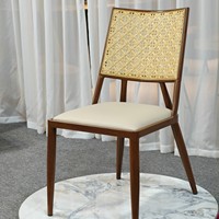 Chaise de salle à manger personnalisable de style nordique rustique avec cadre en bois foncé et assise orange - Idéale pour la maison, le bureau et les espaces publics
