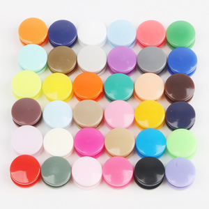 Meilleure vente Bouton pression noir en plastique personnalisé coloré <span class=keywords><strong>de</strong></span> qualité supérieure - Product Image 4