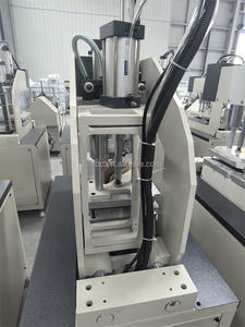 Machine à souder à tête unique pour fenêtres et portes en PVC de type nouveau 2025 - Product Image 2