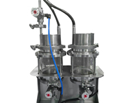 Machine de remplissage et de bouchage automatique tout-en-un pour bouteilles en plastique, idéale pour les contenants d'huile et de parfum