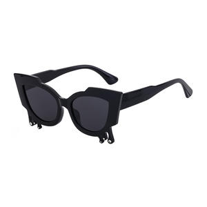 Gafas de sol estilo europeo con forma de ojo de gato para mujer, montura de PC con protección UV400, detalles de diamantes de imitación, gafas de sol de moda, protección de clase 2 - Product Image 5