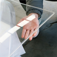 Plaques acryliques transparentes de haute qualité en gros, 3 mm et 5 mm - 4'x8', services de pliage, gravure laser et traitement sur mesure directement de l'usine