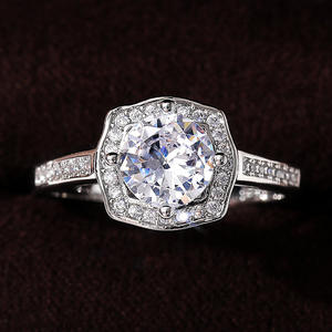 Anello di Diamanti F793 con Taglio Ovale, Diamante Naturale, Gioiello Classico da Fidanzamento per Donna - Product Image 6