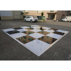 Suelo de baile portátil de contrachapado de 1x1m, sistema de suelo para eventos en blanco y negro brillante. - Product Image 2