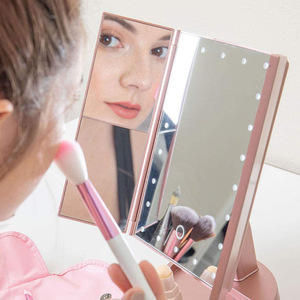 Haut niveau d'apparence <span class=keywords><strong>triple</strong></span> pli LED <span class=keywords><strong>miroir</strong></span> cosmétique interrupteur tactile 3x/2 surface de loupe <span class=keywords><strong>miroir</strong></span> cosmétique de bureau - Product Image 3