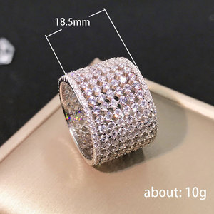Anello di Lusso Traforato con Pavé per Donne, Gioiello da Dito alla Moda e Trendy - Product Image 5