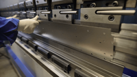 Fabrication sur mesure OEM de tôles en acier inoxydable de grande taille : poinçonnage, pliage, formage, découpe laser, soudage, estampage, pressage.