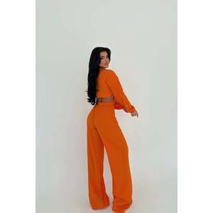 Conjunto de 2 Piezas Adelina Naranja con Amarre, Shorts Ajustados y Top Estilo Club, Tallas XS a 5XL para Verano - Product Image 1