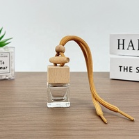 Bouteille de diffuseur d'arôme en verre de voiture carré clair de haute qualité de 8ml Logo personnalisé de luxe Mini essence de parfum support suspendu de voiture