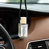 Vente en gros de flacons de parfum de luxe de 10 ml, logo personnalisé pour voiture, diffuseur d'air en verre carré avec initiales, parfum longue durée, senteur naturelle