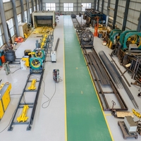 Machine de soudage de cages à poteaux de 12 m de long avec robot de soudage automatique