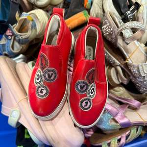 2025 África Niños Zapatos de segunda mano Stock Zapatos usados en pacas para niños Niñas - Product Image 1