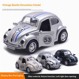 Modellino Auto Vintage Beetle in Lega Metallica con Porte Apribili, Espositore per Decorazione Torte, <span class=keywords><strong>Scala</strong></span> <span class=keywords><strong>1</strong></span>:<span class=keywords><strong>43</strong></span> - Product Image 1