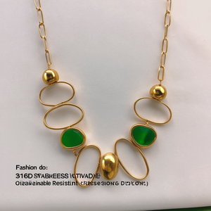 Collier Chaîne Tendance en Acier Inoxydable 316L Plaqué Or PVD, Durable et Résistant, Décoré de Pierres Vertes - Product Image 2