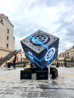 Solución de Pantalla LED Cúbica 3D para Exteriores en Centros Comerciales Modernos
