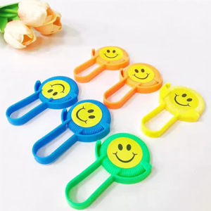 Handheld <b>Mini</b> Flying Saucer Smiley Face Catapult Toy For Children 4-7 Years <b>Old</b> Educational Outdoor Play - Product Image 3