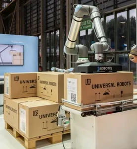 Robot collaboratif de soudage industriel, de manutention et de palettisation, charge utile lourde, Cobot UR20, production automatisée - Product Image 2