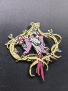 Pin Lapel Enamel Keras Custom Logo Personalisasi Badge Logam Lucu Grosir Partai Besar untuk Hadiah Bisnis Souvenir Dekorasi - Product Image 6