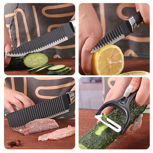 Ensemble de 8 couteaux Bear Claw en acier inoxydable avec éplucheur et ciseaux pour la cuisine et les cadeaux - Product Image 3