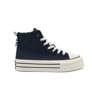 Vente <span class=keywords><strong>en</strong></span> gros Bottes <span class=keywords><strong>en</strong></span> <span class=keywords><strong>toile</strong></span> respirantes pour femmes Logo personnalisé Léger Nouvelle tendance de la mode pour le printemps et l'automne pour les sports de plein air - Product Image 1