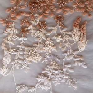 Tissu décoratif en dentelle perlée avec motifs ethniques, parfait pour les panneaux Lehenga et les vêtements traditionnels - Product Image 1