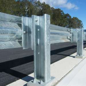 C型鋼ガードレールポスト安全衝突バリア - Product Image 3