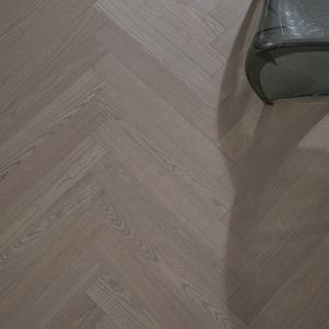 <span class=keywords><strong>Parquet</strong></span> en bois de frêne gris foncé finition laque semi-brillante, <span class=keywords><strong>parquet</strong></span> en chevron multicouche, <span class=keywords><strong>parquet</strong></span> en bois d'ingénierie en chevron - Product Image 4