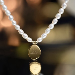 Collar de Perlas de Agua Dulce Naturales con Forma de Arroz, Versátil, Informal, con Diseño de Letras Inglesas y Luz Intensa - Product Image 5
