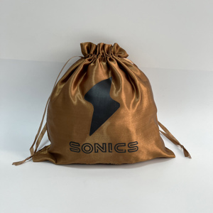 Bolsas de satén color caramelo personalizadas con cordón, logotipo impreso en serigrafía negra para embalaje de accesorios de auriculares - Product Image 3