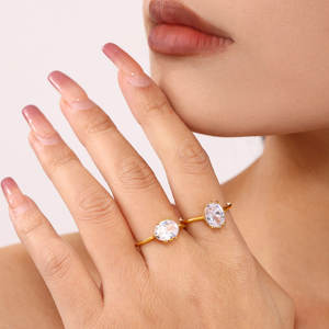 Anillos Resistentes al Deslustre e Impermeables de Buena Calidad, Anillo de Acero Inoxidable 316L Chapado en Oro PVD de 14k y 18k con Zirconia, Anillo de Compromiso para Mujer - Product Image 1