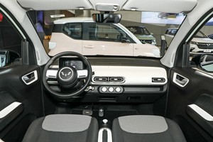 购买中国热销迷你电动车五菱宏光迷你电动车<span class=keywords><strong>3</strong></span>门4座掀背车215公里远程电动车待售 - Product Image 4