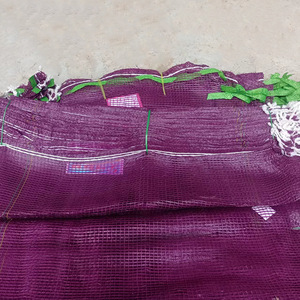 Kırmızı PP Dokuma Soğan File Çantası, Meyve ve Sebze Havuç Patates Paketleme için İpli - Product Image 4