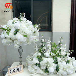 ชุดดอกกุหลาบสีขาวประดิษฐ์จากผ้าไหมเนื้อนุ่ม ขนาด 80 ซม. สำหรับตกแต่งโต๊ะงานแต่งงาน - Product Image 6