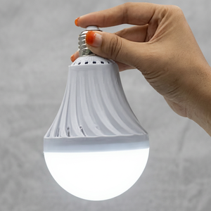 Bombilla LED de Alta Tensión AC85V-265V de Emergencia, 7W, Diámetro 7cm, Base E27, Material ABS+PP Blanco, Batería de 1200mAh, SMD CRI80, 30000 Horas - Product Image 1