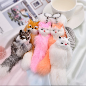 Porte-clés pendentif renard en peluche mignon de dessin animé, breloque de voiture, accessoire créatif pour sac cadeau - Product Image 1