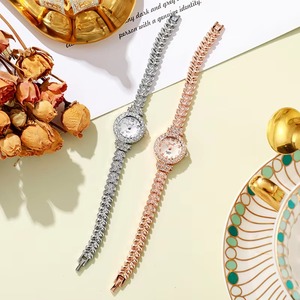 Reloj para Mujer, Nuevo Modelo con Incrustaciones de Diamantes, Reloj de Pulsera de Aleación, Regalo Moderno y Elegante, Reloj de Pulsera para Dama - Product Image 5
