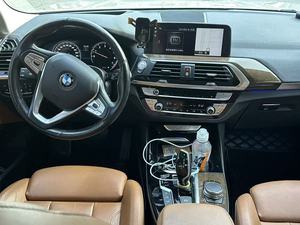 <span class=keywords><strong>BMW</strong></span> X3 XDrive 25li <span class=keywords><strong>X</strong></span> Design Car Caja de cambios automática Dirección izquierda Asientos de cuero Cámara trasera Usada <span class=keywords><strong>2023</strong></span> SUV Sunroof - Product Image 3