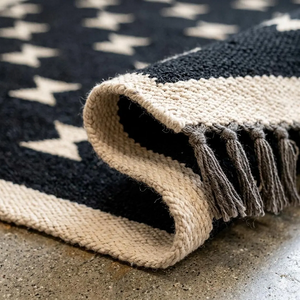 Tapis artisanal en laine et jute |   Tapis géométrique tribal bohème noir pour salon, chambre, couloir, décoration de sol de maison de style farmhouse - Product Image 2