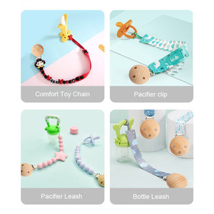 Porta Chupetes de Madera Personalizado con Logotipo, Libre de BPA, con Cadena Anticaída, Diseño Grabado con Láser, Marca COMPASS, Origen Zhejiang - Product Image 2