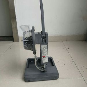 Nouvelle machine à œillets semi-automatique 2025 pour tissus, avec fonction de perforation pour filet/<span class=keywords><strong>OA</strong></span>/AMS – Livraison en 30 jours - Product Image 2