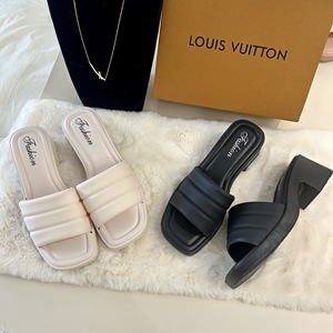 Zapatos de playa de suela blanda, versátiles y a la moda, para usar con pantuflas planas informales para mujer. - Product Image 4