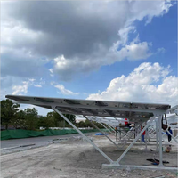 Système de montage de carport solaire personnalisé OEM ODM, structure de support photovoltaïque pour projets de auvents de stationnement commerciaux