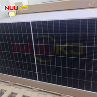 Nuuko Panneau bifacial avec panneau arrière transparent Montage sur toit plat 540w 545w 550w 555w Coût de configuration du panneau solaire